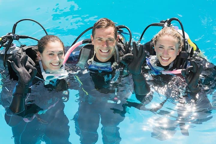 Discover Scuba Diving Roatán — Private Intro to the Barrier Reef