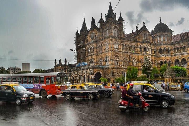Discover Mumbai's Monsoon Magic: A Unique Rainy Adventure