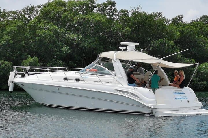 Private Cancun Yacht Charter to Isla Mujeres with Snorkeling photo 4