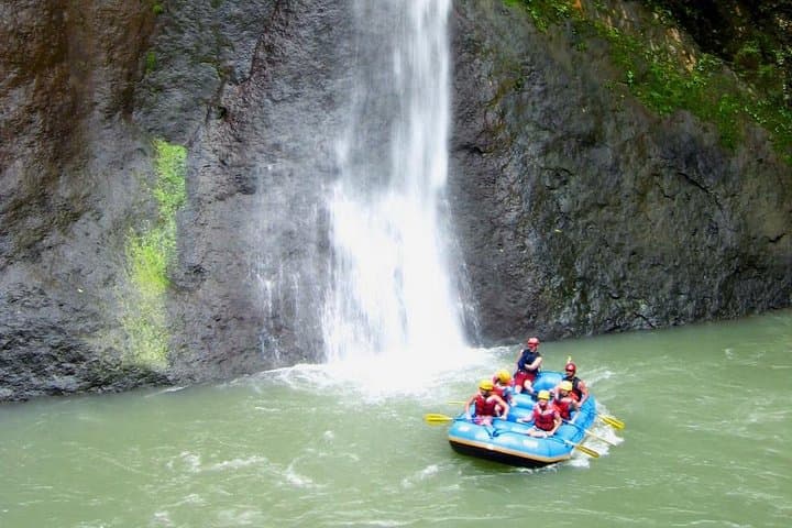 Pacuare River Whitewater Rafting from San José — Class III–IV Jungle Run photo 5