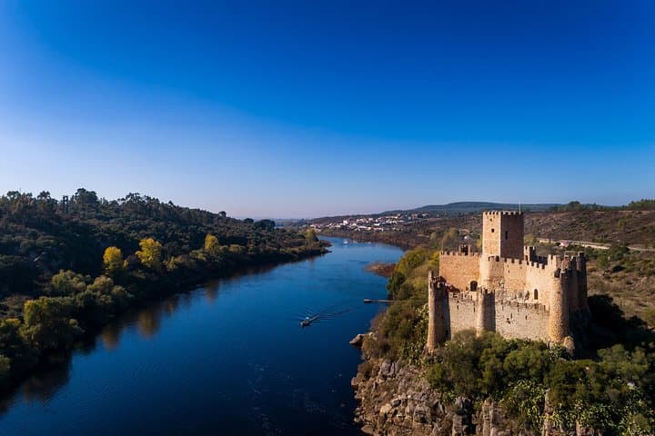Knights Templar Route Private Tour: Tomar, Almourol & Ourém Castles with Tejo Boat Trip