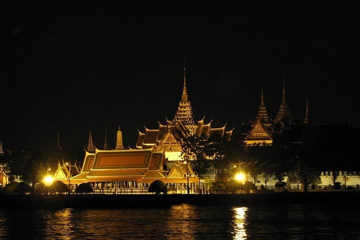 Bangkok Night Cruise: White Orchid Dinner on the Chao Phraya photo 6