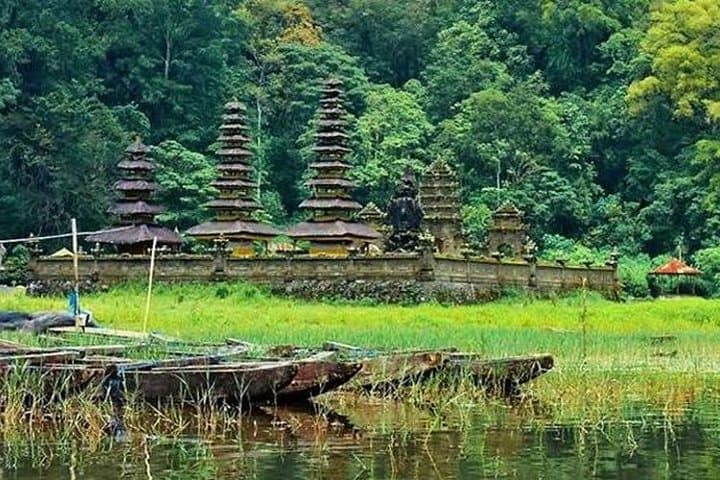 Trekking Tamblingan: Forest Trails, Crater Lake Canoe & Ulun Danu Temple