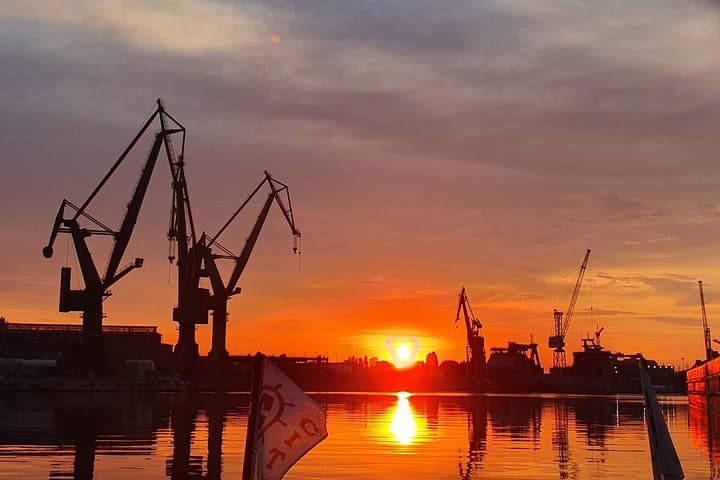 Gdańsk Shipyard Sunset Cruise: 90-Minute Galley Boat Tour on the Motława photo 2