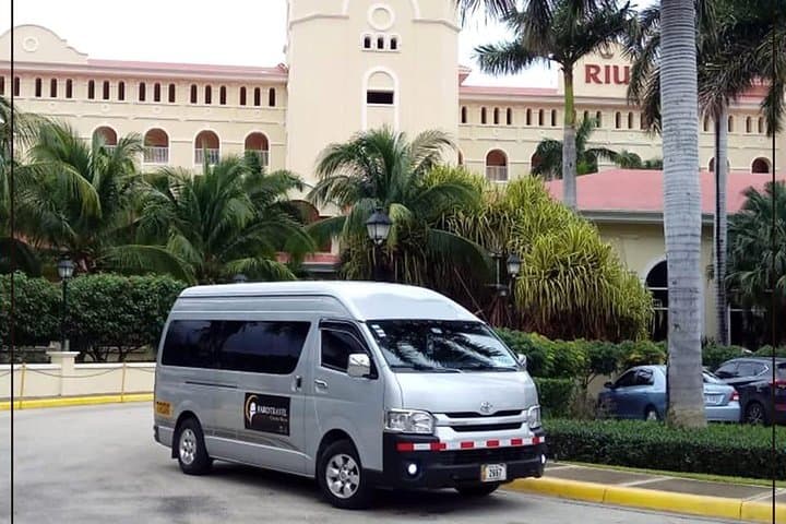Monteverde to La Fortuna Private Transfer — Door-to-Door Minivan with Wi‑Fi photo 3