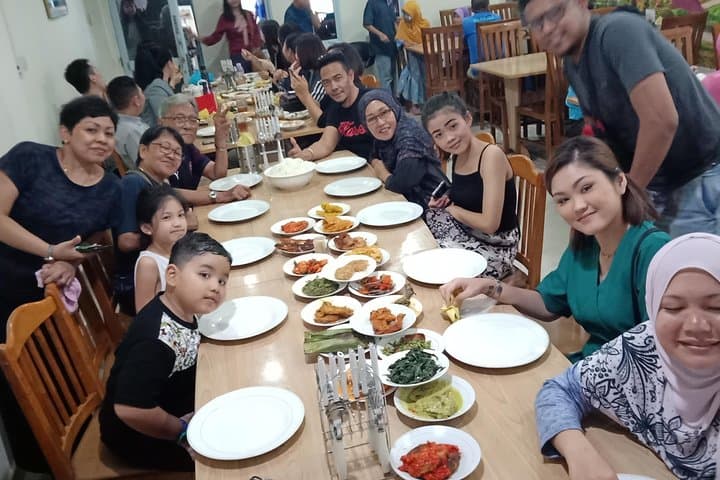 Batam Day Trip: Shopping, Spa, Seafood & Barelang Bridge photo 3