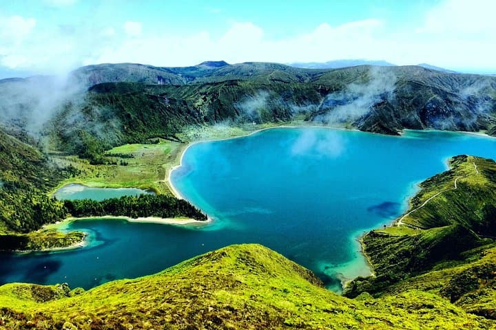 Sete Cidades and Lagoa do Fogo Private Mini-Van Day Tour — São Miguel Highlights photo 2