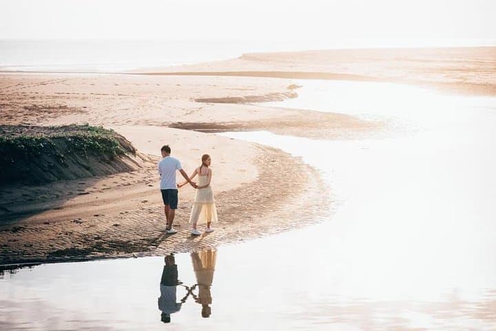 Private Seminyak Photo Session — Local Photographer for Couples, Families & Honeymoons photo 2