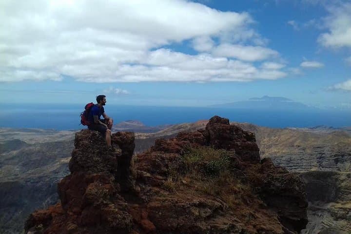 Hiking Pico de Antónia: Summit Trek to Santiago's Highest Point photo 5