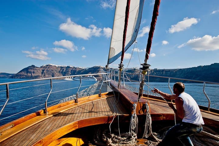 Sunset Sail and Volcanic Hike: Santorini Caldera Cruise with Dinner & Hot Springs photo 4