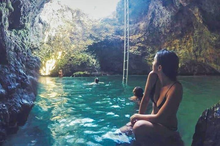 Blue Hole Mineral Spring and Rick's Cafe Tour — Negril Day Trip photo 4