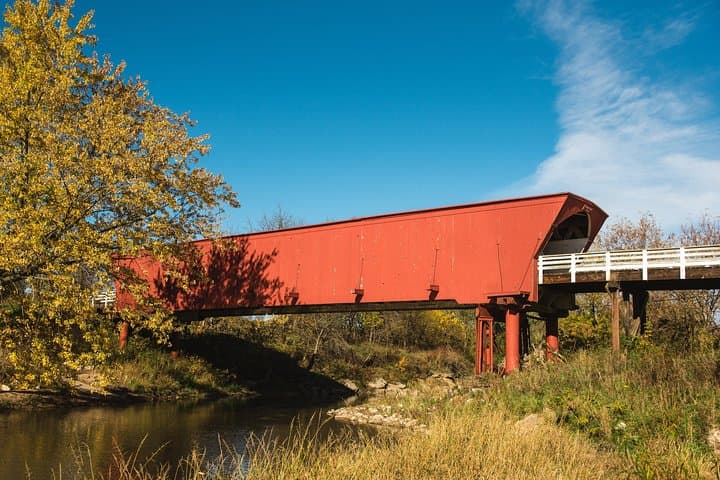 Madison County Covered Bridges Private Guided Tour from Winterset