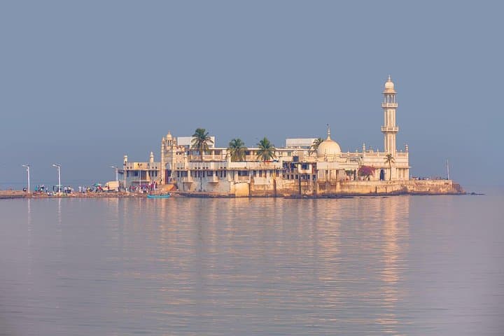 Explore the Essence of Mumbai in a Half Day Tour