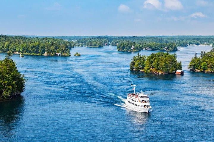 Toronto, Niagara Falls & Thousand Islands 2-Day VIP Tour from Montreal photo 5