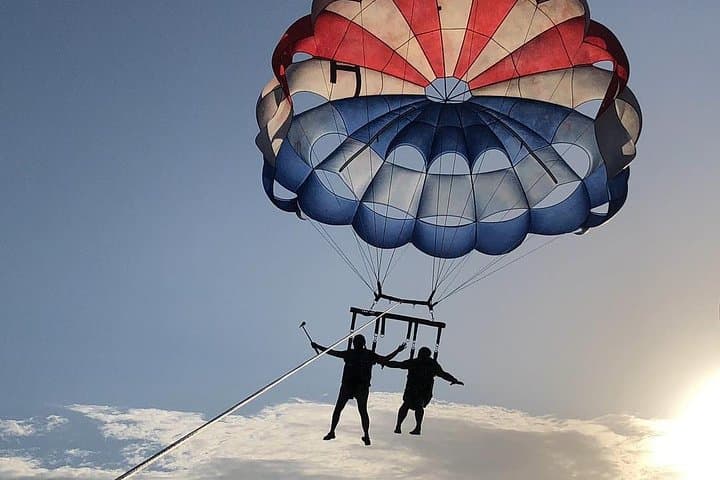 Roatan Parasailing: 360° Views Over Caribbean Reefs photo 4