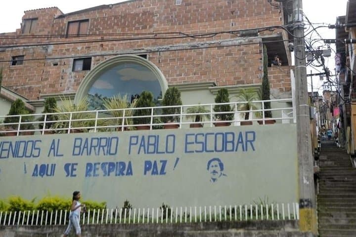 Medellín Escobar Tour: A Factual Walk Through Places and History photo 3