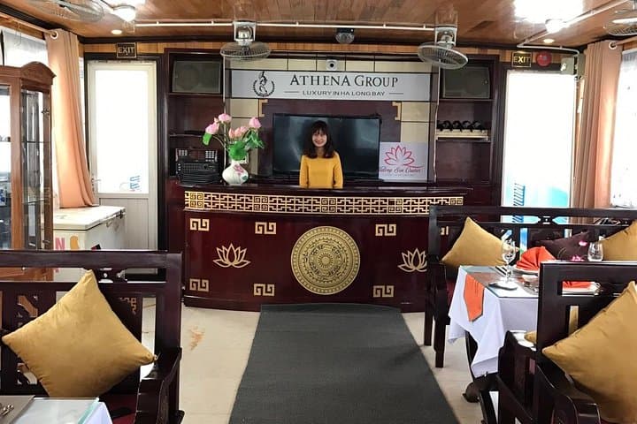Luxury Ha Long Bay Day Cruise from Hanoi — 6-Hour Tuan Chau Tour photo 5