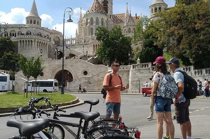 Budapest Bike Ride: 4-Hour Guided Cycle Across Bridges, Castle Hill & Danube Views