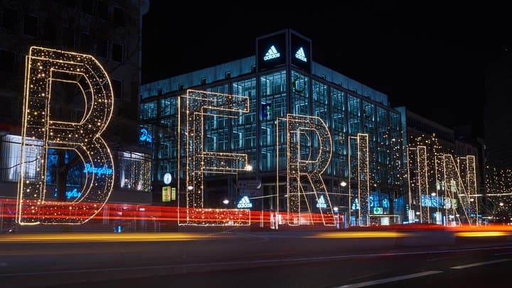 Berlin Night Tours by Locals: Private Walking Experiences in Kreuzberg & Mitte