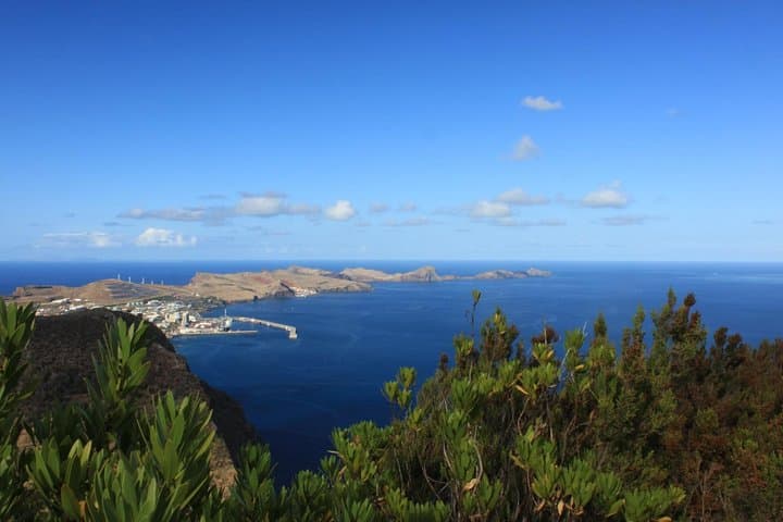 Northeast Madeira Island Tour: Pico do Arieiro, Santana & Porto Moniz photo 2