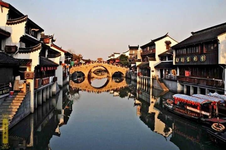 Qibao Ancient Town Private Walking Tour: Tea Tasting & Calligraphy Experience photo 5