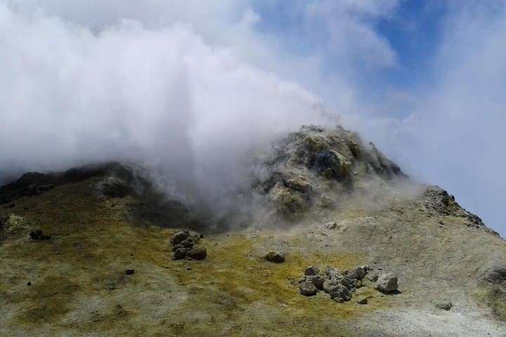 Etna 3000: 4x4 Summit Tour & Lava Cave Exploration on Mount Etna photo 2