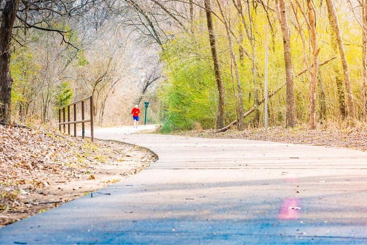 Arlington Self-Guided Scavenger Hunt — Explore Downtown with Let’s Roam