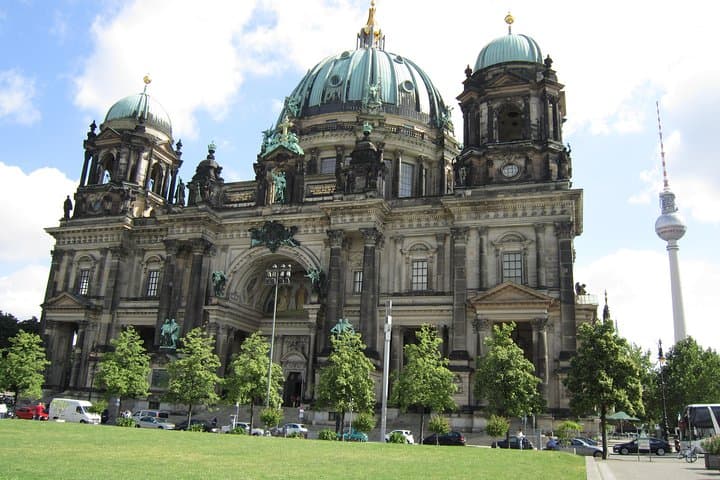 Private 3-Hour Walking Tour of Berlin — Highlights, Reichstag & Practical Tips photo 4