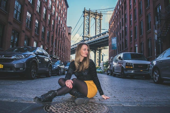 Brooklyn Bridge Photo Session: DUMBO Portraits & Bridge Walk photo 2