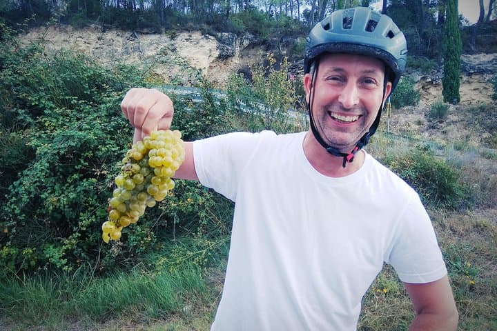 From Sitges: Bike Tour & Winery Visit to Alt Penedès Cava photo 2