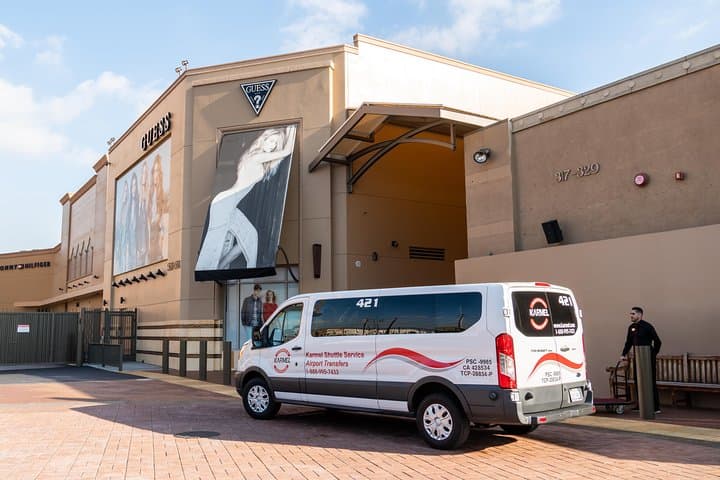 Anaheim to Citadel Outlets Shuttle with VIP Lounge, Luggage Storage & Optional LAX Drop-Off photo 5