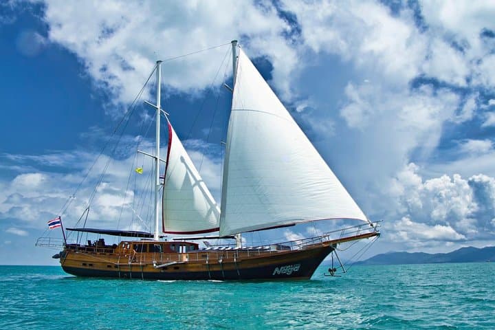 Angthong Discovery Cruise from Koh Samui — Full-Day Guide to Emerald Lake & Limestone Islands photo 2