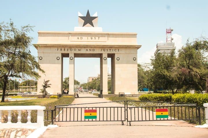 Half-Day Accra Guided Tour: Markets, Jamestown and Independence Square photo 5