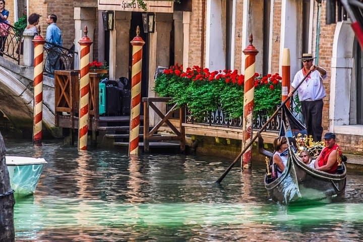 Private 30-Minute Gondola Ride from St. Mark's Square, Venice photo 3