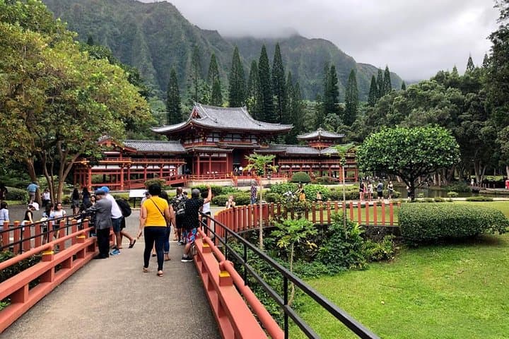 Discover Oahu's Iconic Circle Island Tour