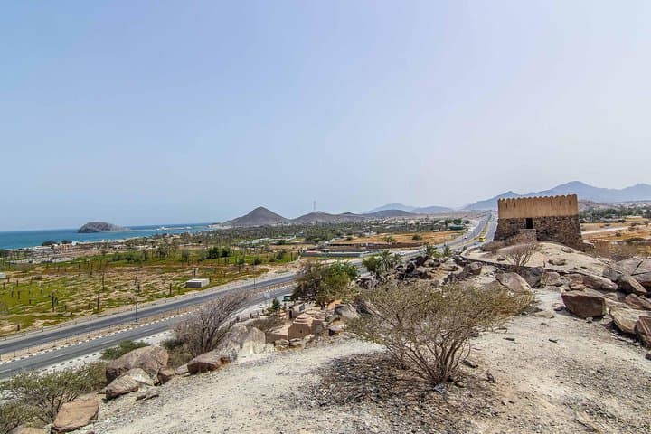 Fujairah Private Day Trip from Dubai — Forts, Beaches & Hajar Mountains