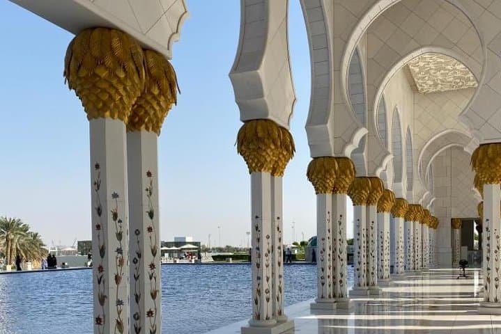Abu Dhabi Day Tour: Sheikh Zayed Grand Mosque, Corniche & Marina Mall photo 2