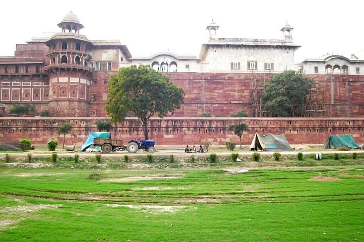 Hyderabad to Taj Mahal Same-Day Tour: Flights, Guide & Agra Fort Visit photo 6