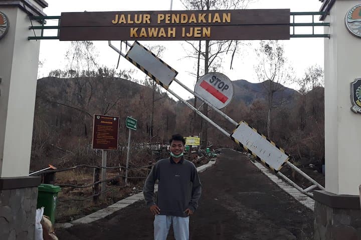 Ijen Crater Blue Fire Overnight Trek From Bali — Private Guided Adventure photo 4