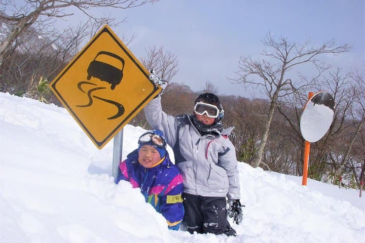 First Snow Play & Beginner Snowshoe on Nasu Plateau photo 5