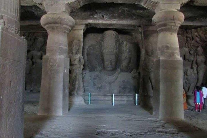 Mumbai One-Day Sightseeing Tour with Elephanta Caves, Gateway of India & Mani Bhavan photo 4