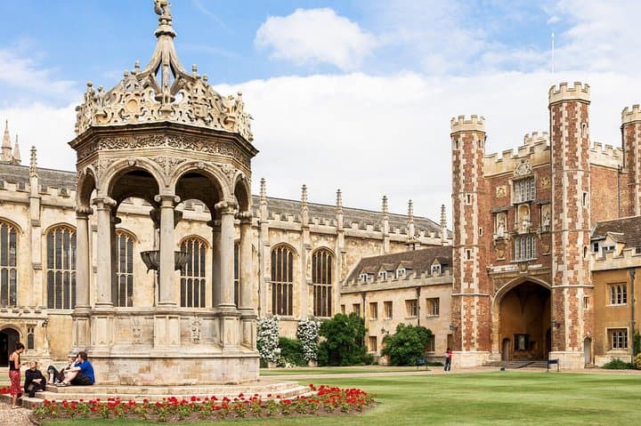 Private Chauffeured Minivan Day Trip from London to Cambridge photo 4