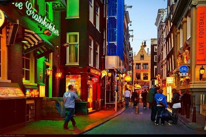 Amsterdam Red Light District Guided Walking Tour (2-Hour History & Culture) photo 5
