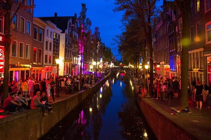 Amsterdam Red Light District Guided Walking Tour (2-Hour History & Culture) photo 6