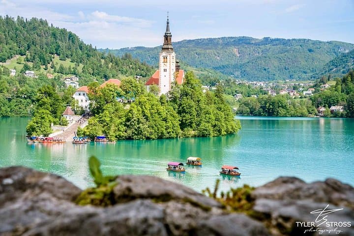 Half-Day Bled Lake Tour from Ljubljana — Pletna Ride & Castle Views photo 2