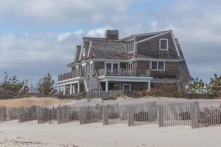 Hamptons Private Day Trip from NYC: Mansions, Beaches & Vineyard Tastings photo 4