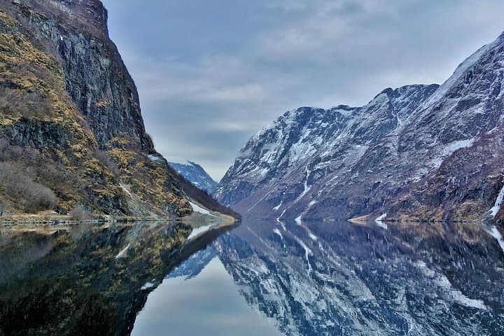 Private Guided Winter Tour: Bergen to Gudvangen & Nærøyfjord Viking Experience