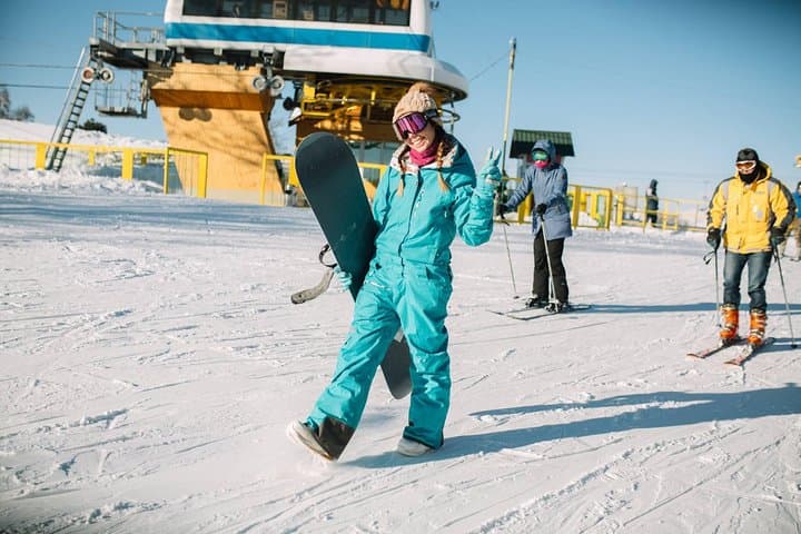 Tsaghkadzor and Lake Sevan: Private Day Trip for Skiing, Zipline & Snowmobiling from Yerevan