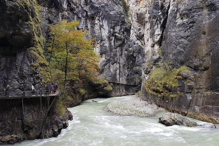 Private Day Tour from Interlaken — Lake Brienz, Aare Gorge & Giessbach Falls photo 4