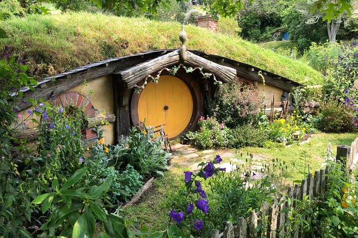 Private Luxury Hobbiton & Waitomo Glowworm Cave Tour from Auckland photo 6